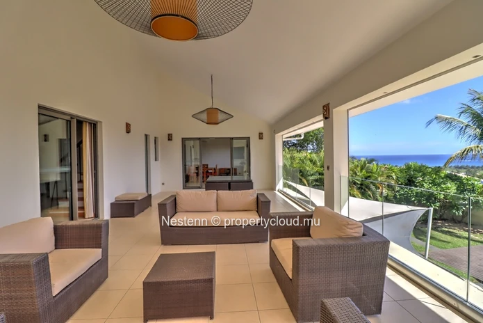 Fantastic 5 bedroom villa with panoramic sea views
