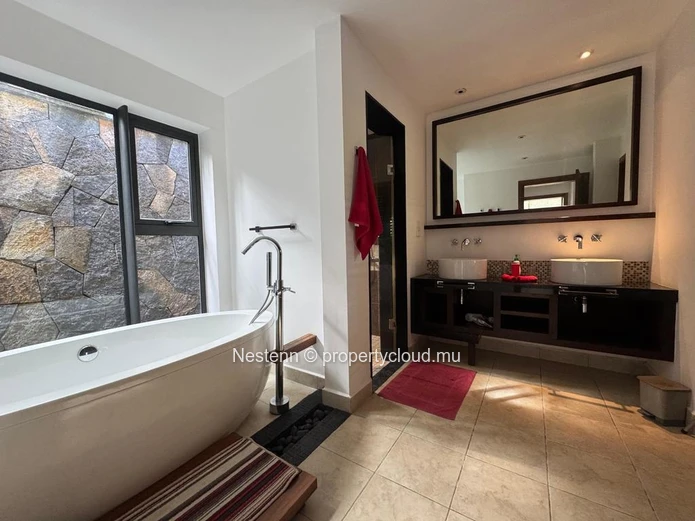 Villa d'exception au cœur d'un domaine privé