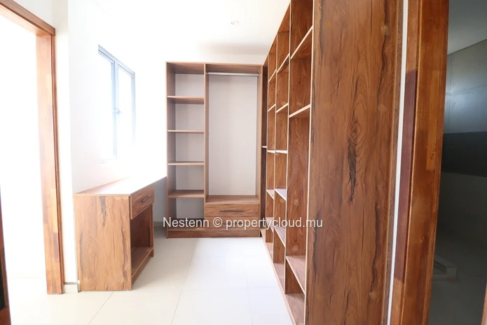Penthouse moderne avec vue sur la mer
