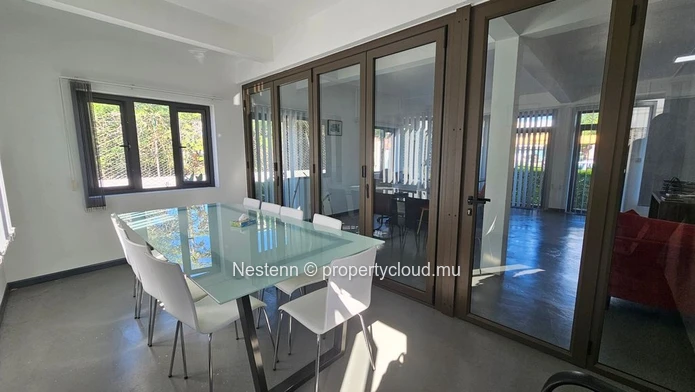 Commercial space of 65 m2