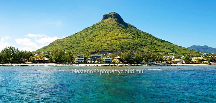 Residential land of 1065 m2 in a popular area of the west.