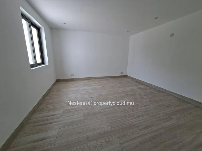 Villa de 4 chambres dans un residence securisee proche de la plage 