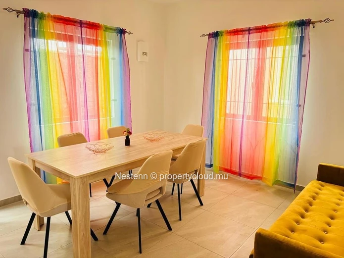 Duplex de 3 chambres dans une residence securisee.