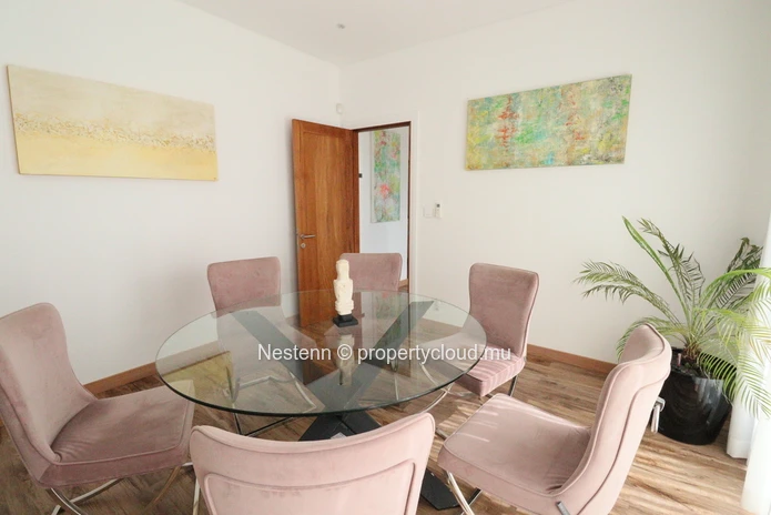 Modern commercial premises of 191.8 m²