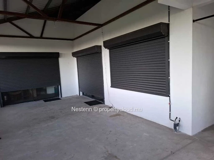 Bâtiment commercial de 340 m² Idéalement situé 