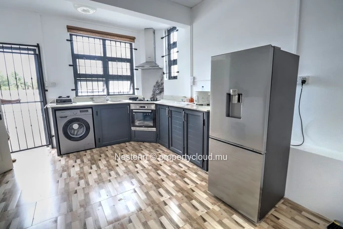 Maison avec piscine et studio indépendant