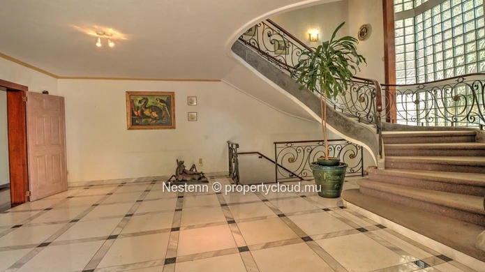 Propriété d'exception de 1 148 m² avec 7 chambres