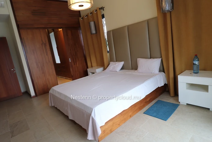 Spacious 6-bed house located near the beach 