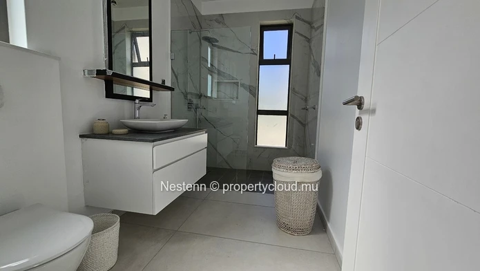Villa neuve de 4 chambres