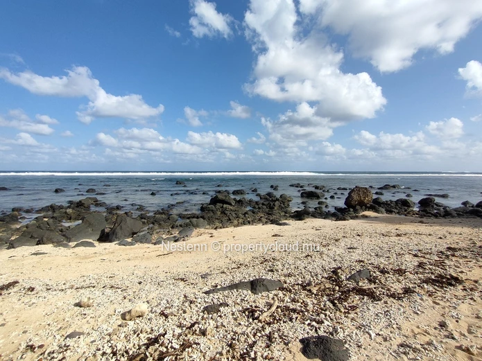 Terrain exclusif en bord de mer 