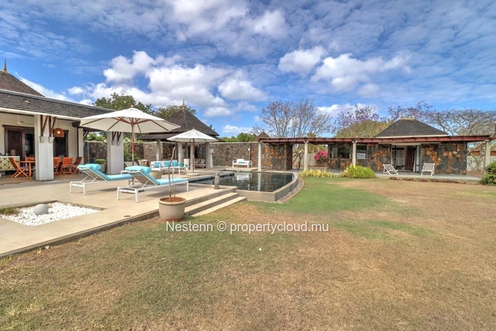 Superbe villa de 5 chambres située dans un domaine golfique
