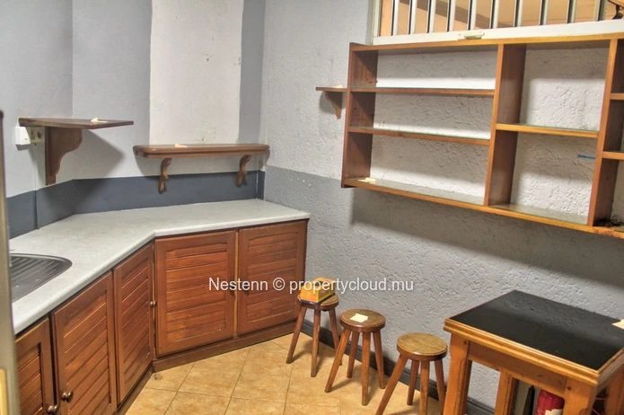 Modern ground floor duplex commercial premises of 180 m² 