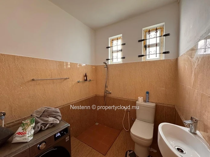 Contemporary duplex villa with 4 bedrooms in a quiet area.