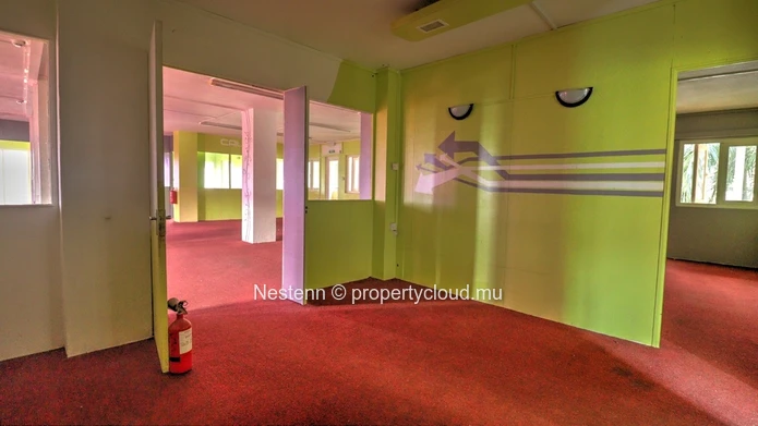 Office space of 371.61 m² 