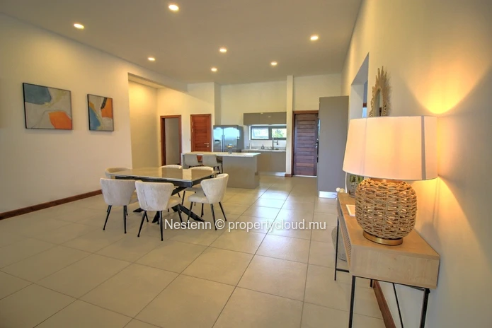 3 bedroom apartment with sea view