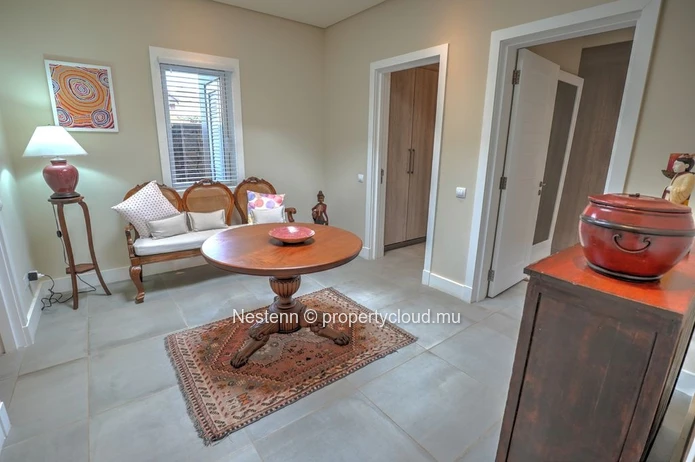 Une villa unique, où modernité et charme tropical se rencontrent.