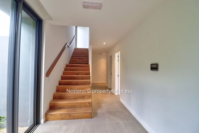 Magnificent 3-bedroom duplex with private pool and sea view