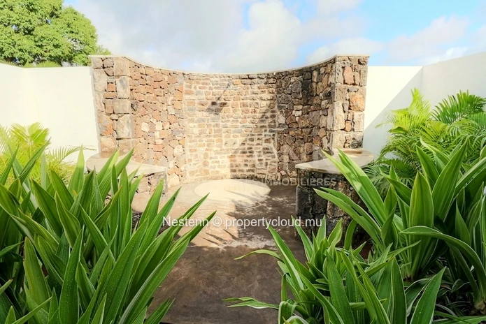 Villa d'exception de 4 chambres nichée au milieu d'un immense jardin