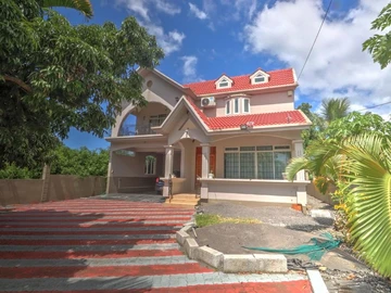 5 Bedroom House