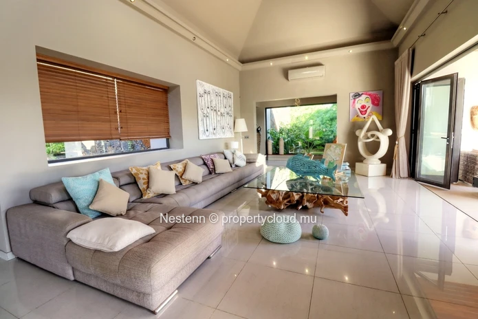 Luxueuse villa de 5 chambres avec piscine privée dans une résidence sécurisée. 