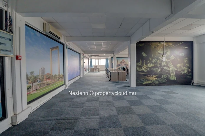Furnished office on the 4th floor with stunning views of the city center