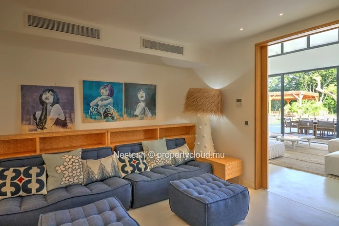 Exceptionnelle villa de 5 chambres en suite dans un cadre enchanteur de bord de rivière