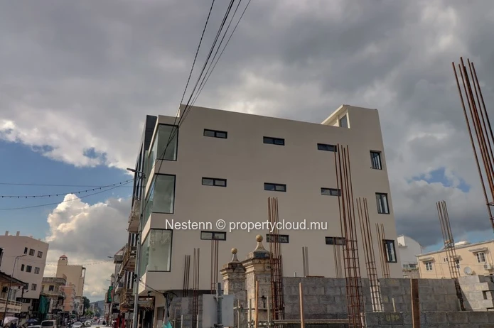 Modern commercial building – Strategic location, ready to operate