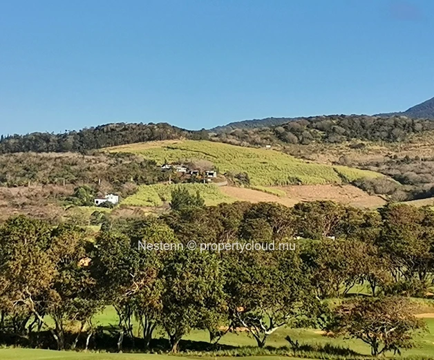 Land of 35,981 m2 with breathtaking views of the entire wild South, ideal for a real estate project.