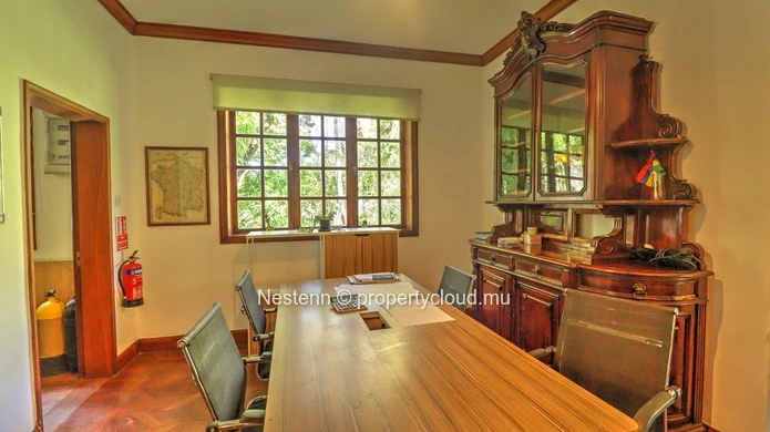 Maison et bureau 