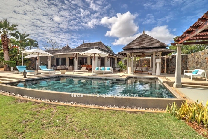 Superbe villa de 5 chambres située dans un domaine golfique