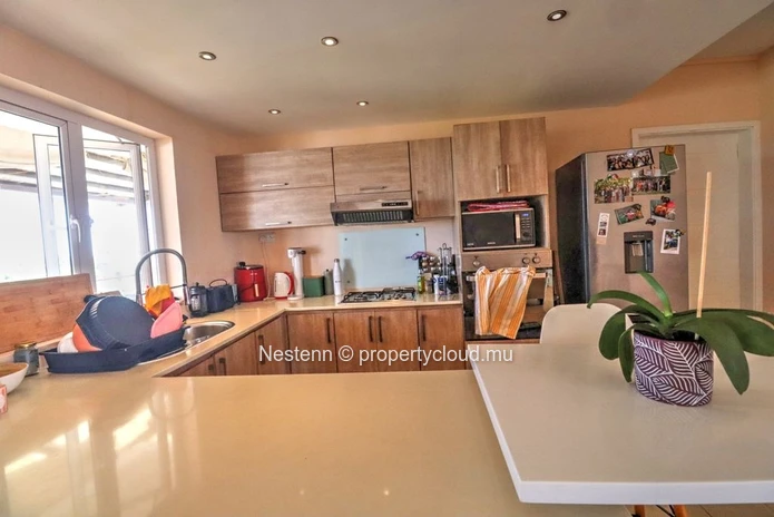 Penthouse moderne avec 2 chambres et proche des commerces 