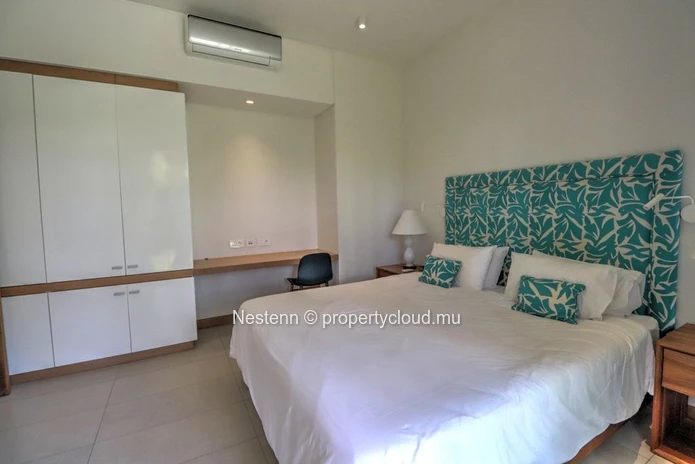 An exceptional 2-bed apartment in a golf estate 