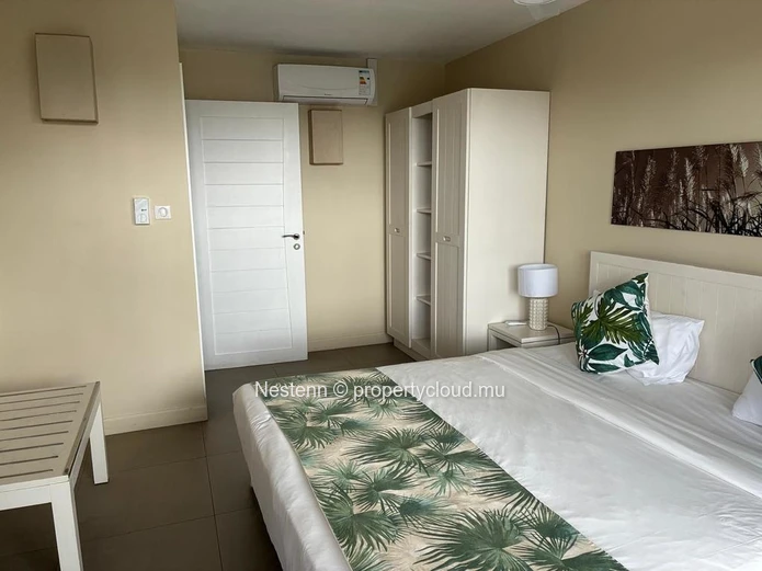 Duplex en residence avec piscine et plage a pied