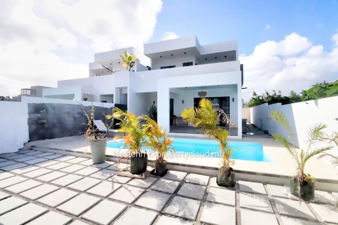 Villas neuves et modernes en résidence sécurisée avec piscine privée