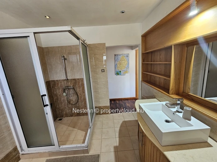 3-bed apartment 
