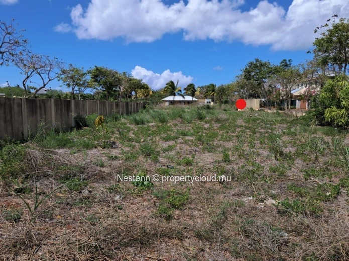 Magnifique terrain résidentiel de 795 m² situé dans un lotissement sécurisé 