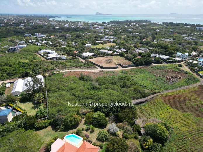 Residential land 2548m² near beach 