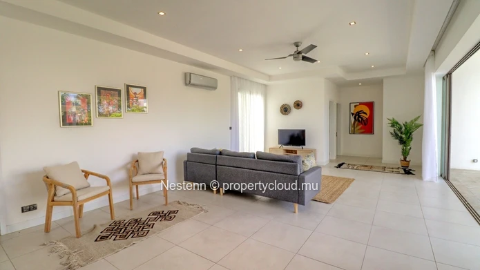 Villa contemporaine de 4 chambres en résidence sécurisée. 