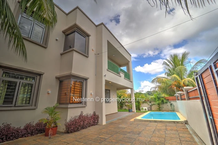 Maison de 4 chambres avec piscine privée - à 5 minutes à pied de la plage