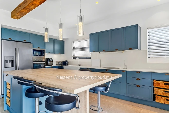 Superb 3-bedroom penthouse nestled in a secure residence