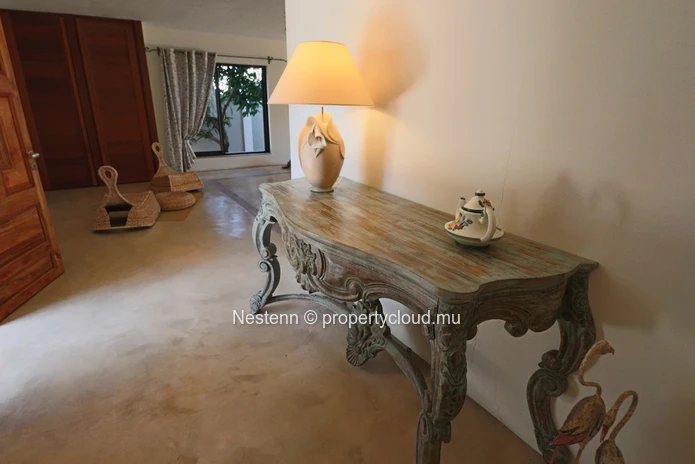 Domaine résidentiel avec 1 villa et 4 bungalows - Avec permis.