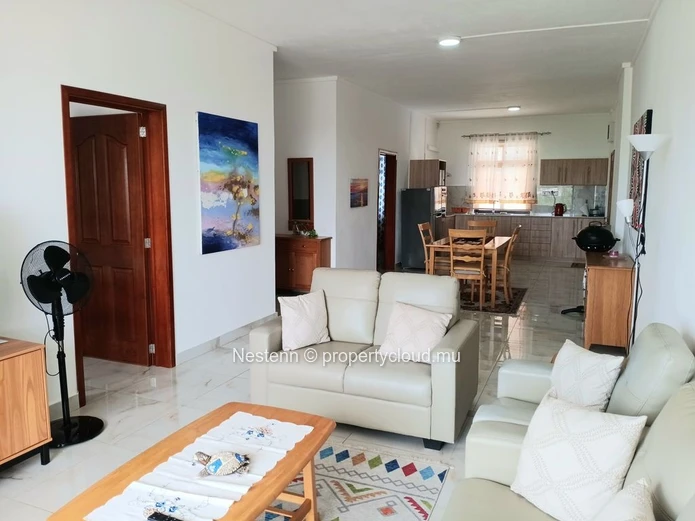Spacious apartment in a secure and extremely quiet residence