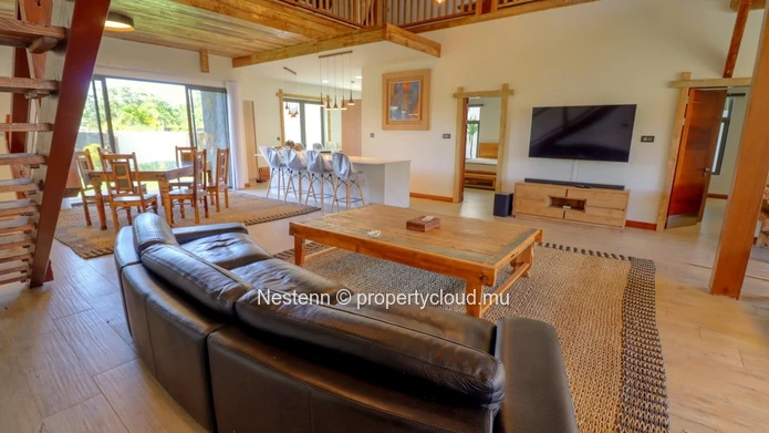 Sublime villa de 6 chambres de style balinais en résidence sécurisée