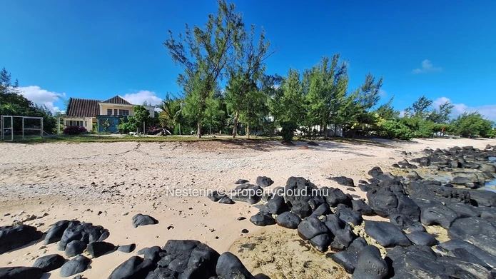 Superbe appartement de 3 chambres en rez de jardin pieds dans l'eau 
