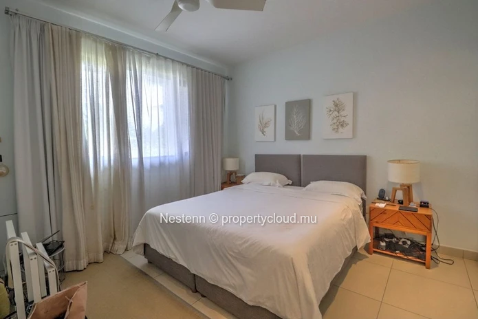 Penthouse moderne et bien agencé de 3 chambres à coucher à quelques minutes à pied de la plage
