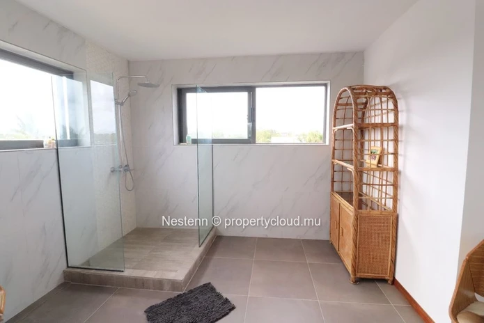 Penthouse de 3 chambres avec son toit terrasse et une belle vue à 180 degrés 