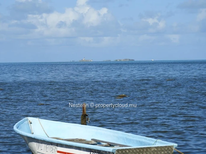 Stunning residential seafront freehold land of 200 perches in the South