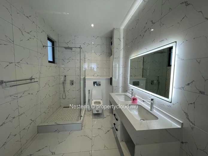 3 bedrooms apartment in a sought-after area. 