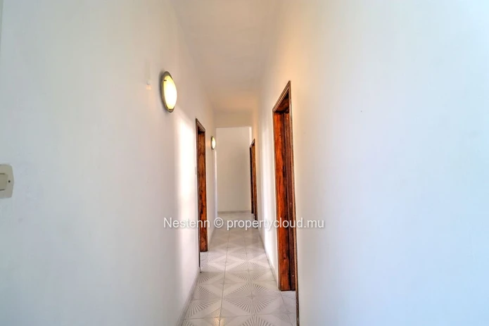 Three-bedroom apartment 