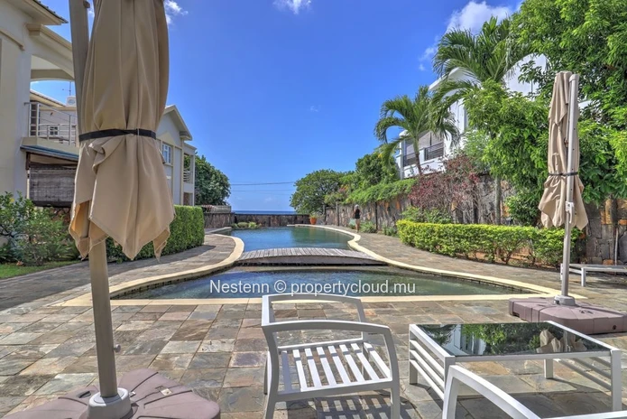 3-bedroom en suite apartment with sea view 